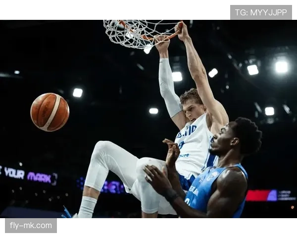 马尔卡宁比上赛季三分更准 挡拆拉开对方内线制造空位